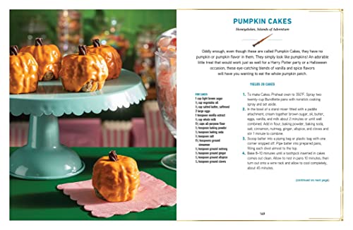 The Unofficial Universal Theme Parks Cookbook: From Moose Juice to Chicken and Waffle Sandwiches, 75+ Delicious Universal-Inspired Recipes (Unofficial Cookbook Gift Series)