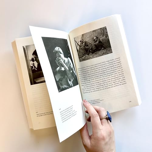 Glitchy Vision: A Feminist History of the Social Photo