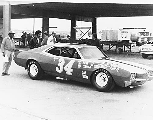 Hard Driving: The Wendell Scott Story (Truth to Power)