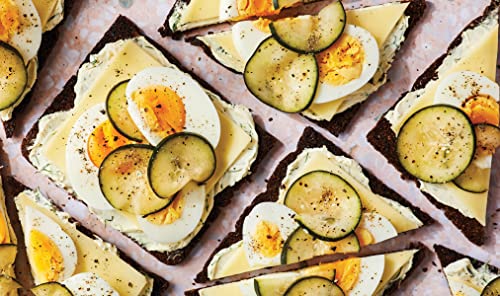 A Hearty Book of Veggie Sandwiches: Vegan and Vegetarian Paninis, Wraps, Rolls, and More
