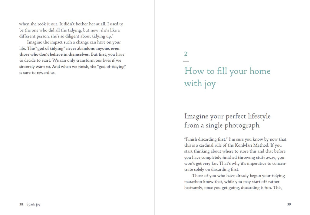 Spark Joy: An Illustrated Master Class on the Art of Organizing and Tidying Up (The Life Changing Magic of Tidying Up)