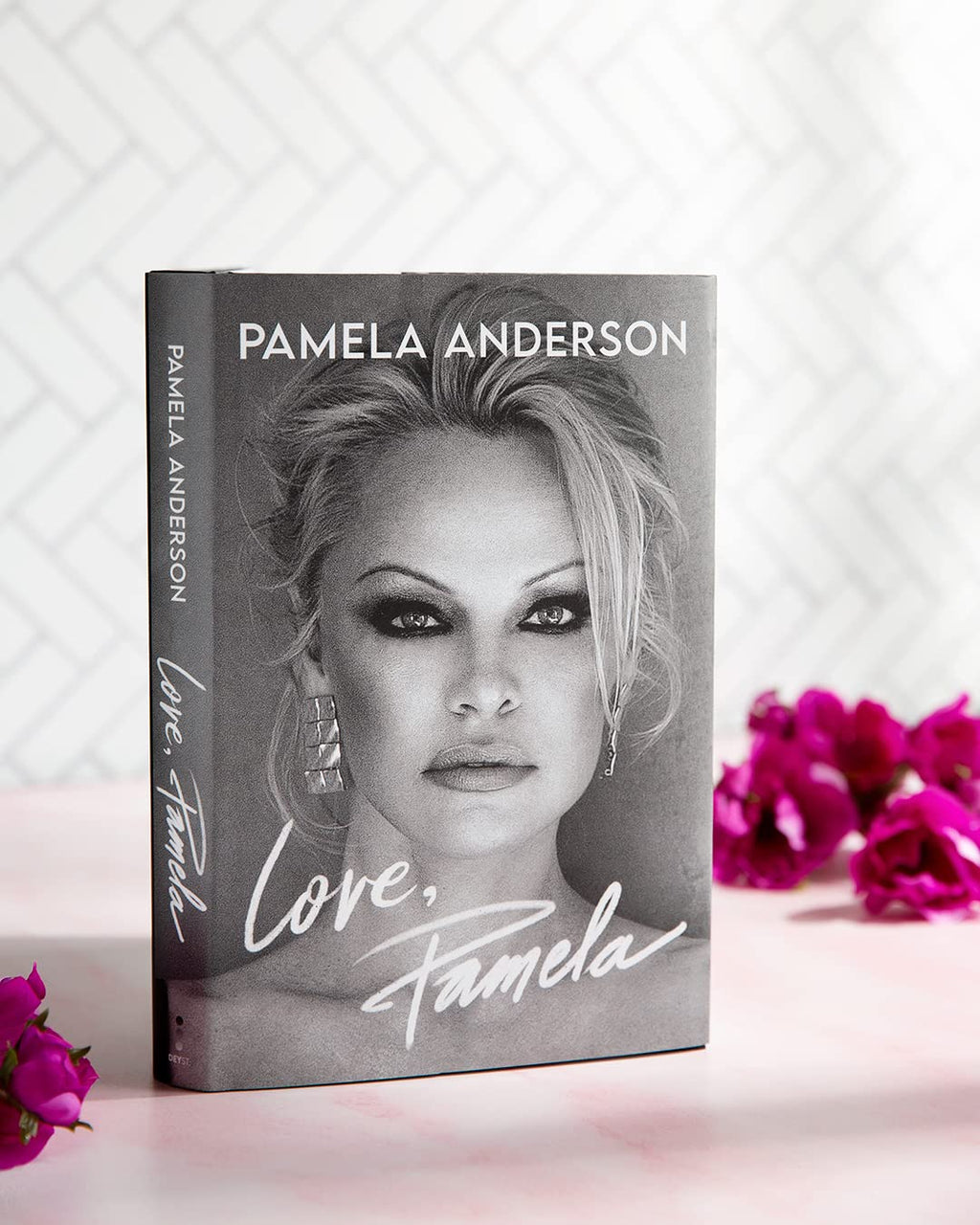 Love, Pamela: A Moving Celebrity Memoir about Reclaiming Your Narrative